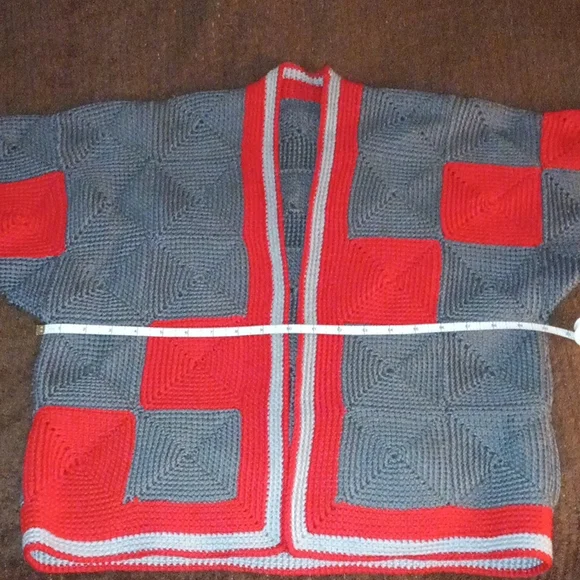 Woman's Vintage Sweater - Picture 6 of 7